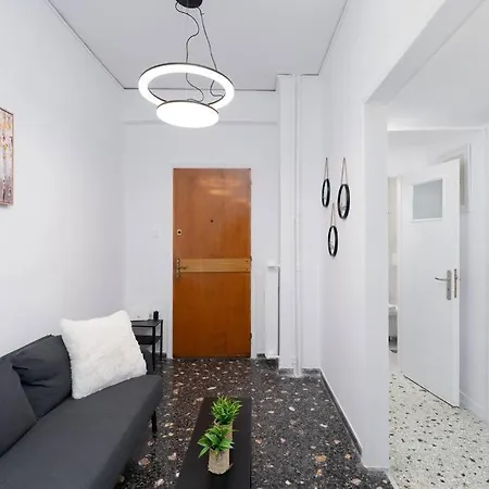 Sea Breeze 2 Bedroom - 10 Min Walk To * Athens