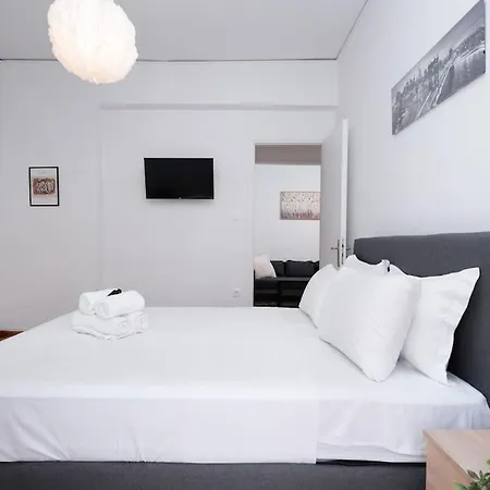Apartment Sea Breeze 2 Bedroom - 10 Min Walk To *