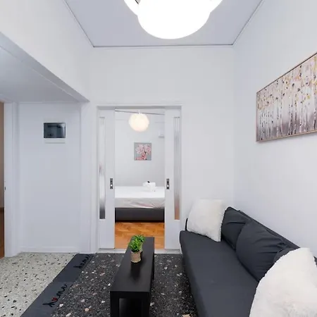 Apartment Sea Breeze 2 Bedroom - 10 Min Walk To Athens