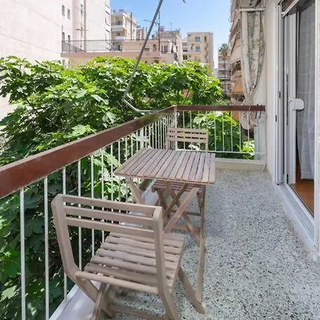 Sea Breeze 2 Bedroom - 10 Min Walk To Apartment Athens