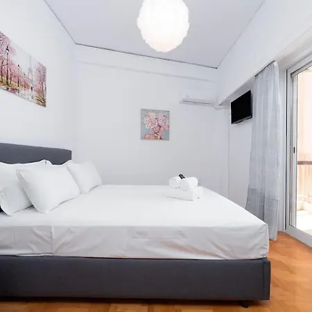 Apartment Sea Breeze 2 Bedroom - 10 Min Walk To Athens