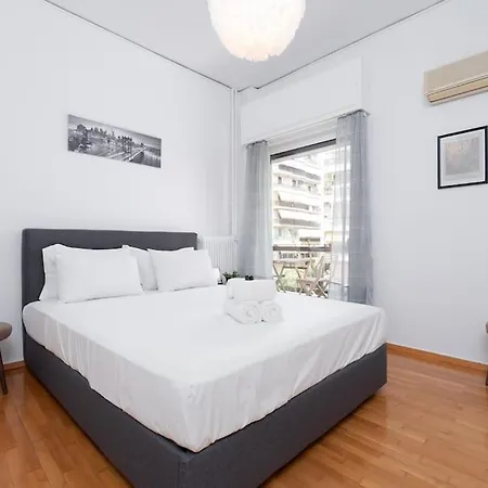 Sea Breeze 2 Bedroom - 10 Min Walk To